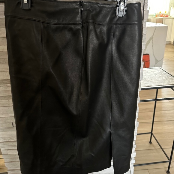 Lafayette 148 Napa Lambskin Skirt. - Picture 1 of 6